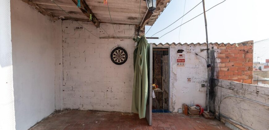 Spain Get your residency! house nice location, need renovation 007615