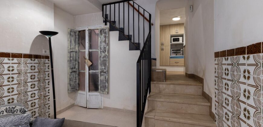 Spain Get your residency! house nice location, need renovation 007615