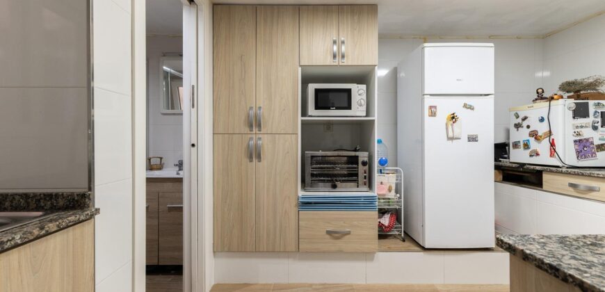 Spain Get your residency! house nice location, need renovation 007615