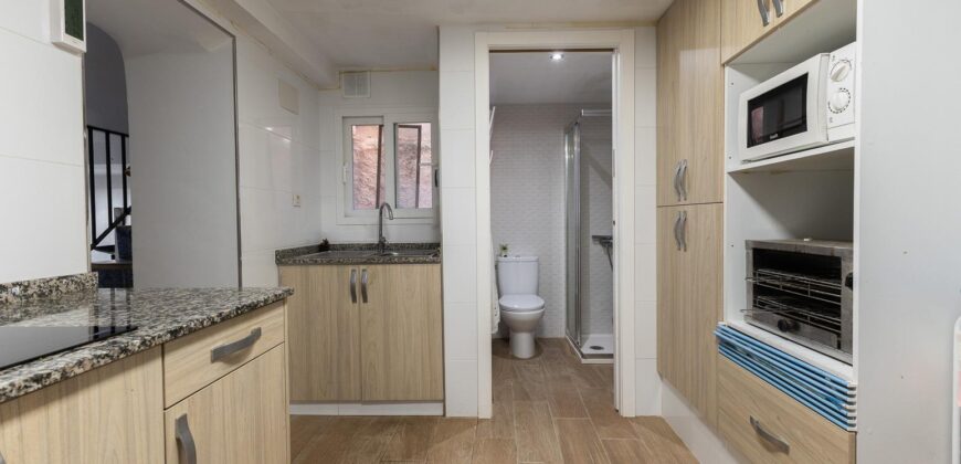 Spain Get your residency! house nice location, need renovation 007615