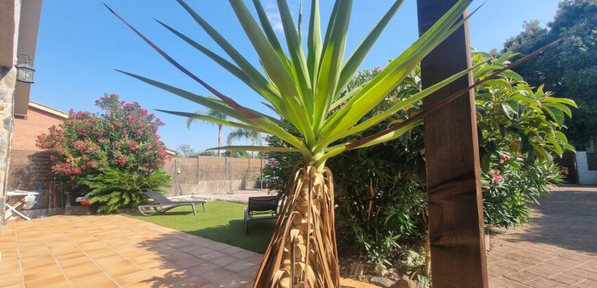 Spain Get your residency! villa with pool & garden prime location PR-00362
