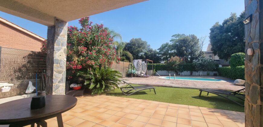 Spain Get your residency! villa with pool & garden prime location PR-00362