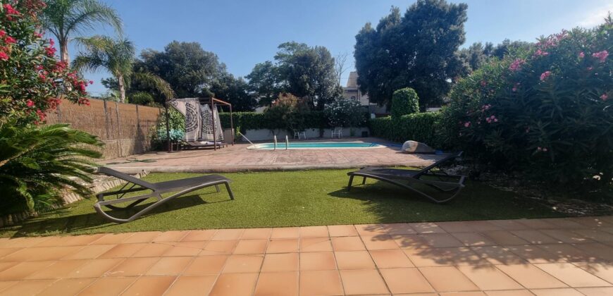 Spain Get your residency! villa with pool & garden prime location PR-00362