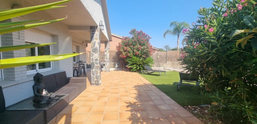 Spain Get your residency! villa with pool & garden prime location PR-00362
