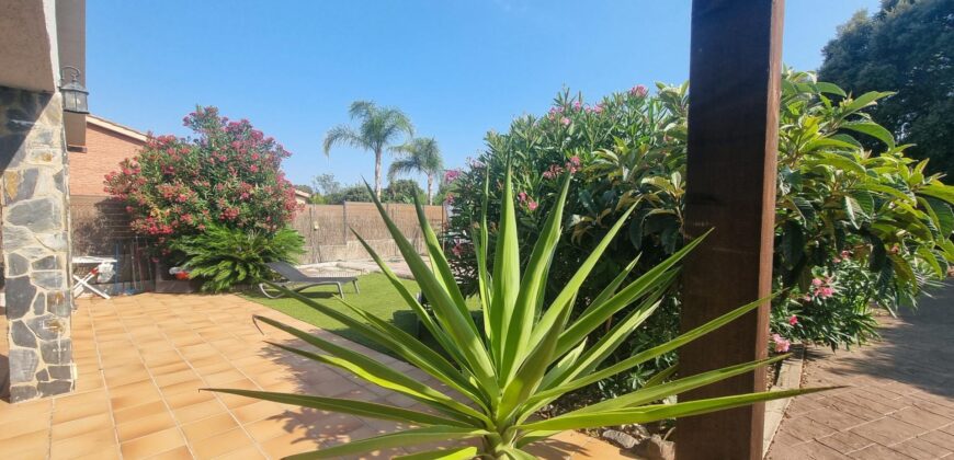 Spain Get your residency! villa with pool & garden prime location PR-00362