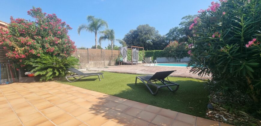 Spain Get your residency! villa with pool & garden prime location PR-00362