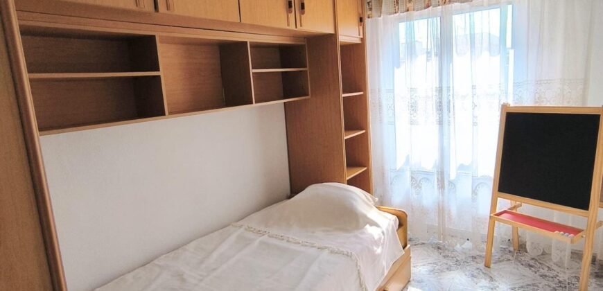 Spain Get your residency! apartment 100 meters from beach & marina 007345