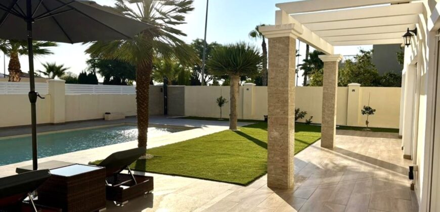Spain Get your residency! renovated villa in the prestigious resort SVM740457
