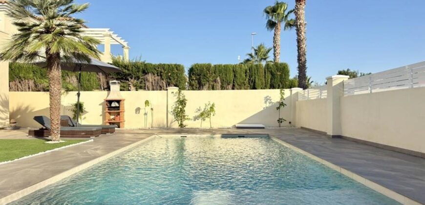 Spain Get your residency! renovated villa in the prestigious resort SVM740457