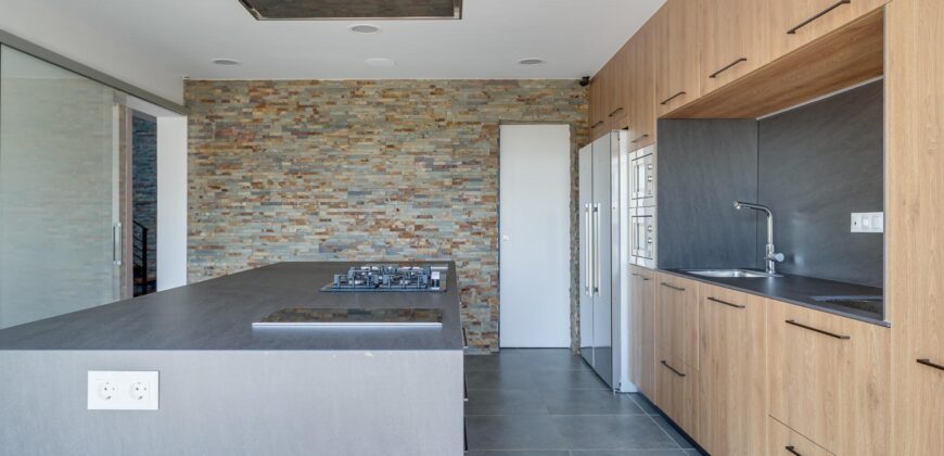 Spain Get your residency! luxury villa in a privileged natural setting PR-00357