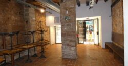 Barcelona restaurant for sale located on a busy pedestrian street PR-00371