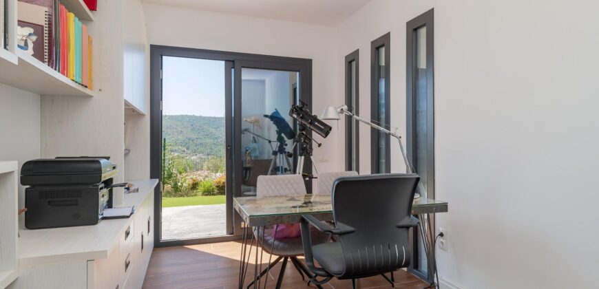 Spain Get your residency! luxury villa in a privileged natural setting PR-00357