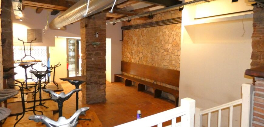 Barcelona restaurant for sale located on a busy pedestrian street PR-00371