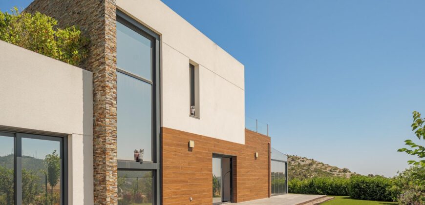 Spain Get your residency! luxury villa in a privileged natural setting PR-00357