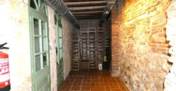 Barcelona restaurant for sale located on a busy pedestrian street PR-00371