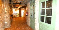 Barcelona restaurant for sale located on a busy pedestrian street PR-00371