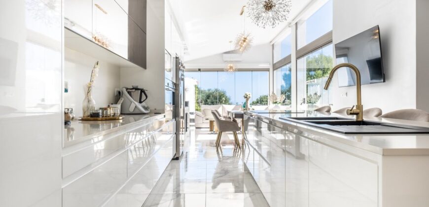 Spain Get your residency! luxurious villa fully renovated with pool SVM740105