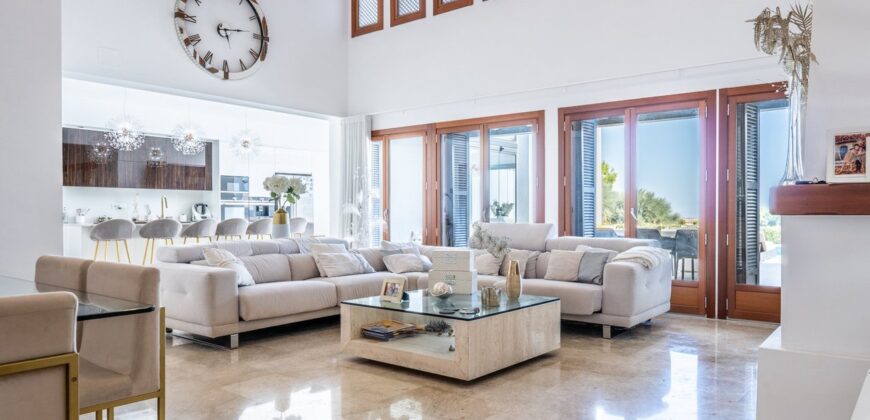 Spain Get your residency! luxurious villa fully renovated with pool SVM740105