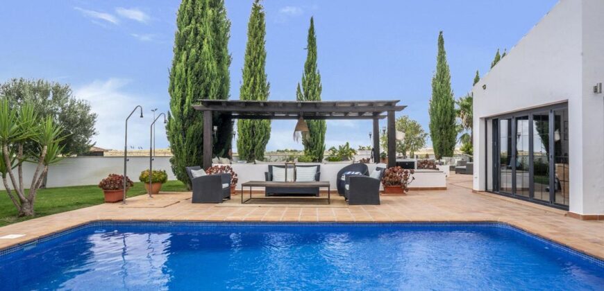 Spain Get your residency! luxury villa on a large plot with garden & pool SVM741898