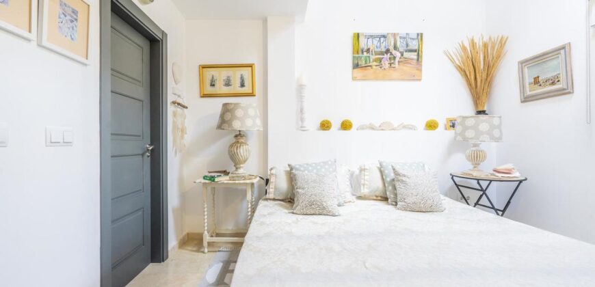 Spain Get your residency! luxury villa on a large plot with garden & pool SVM741898