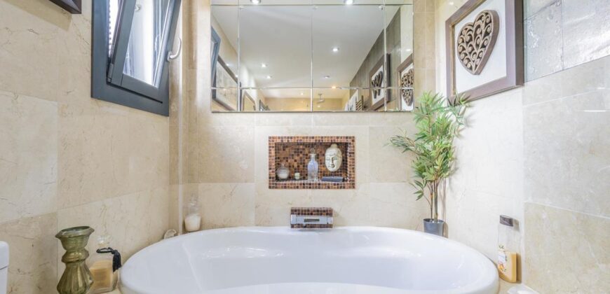 Spain Get your residency! luxury villa on a large plot with garden & pool SVM741898