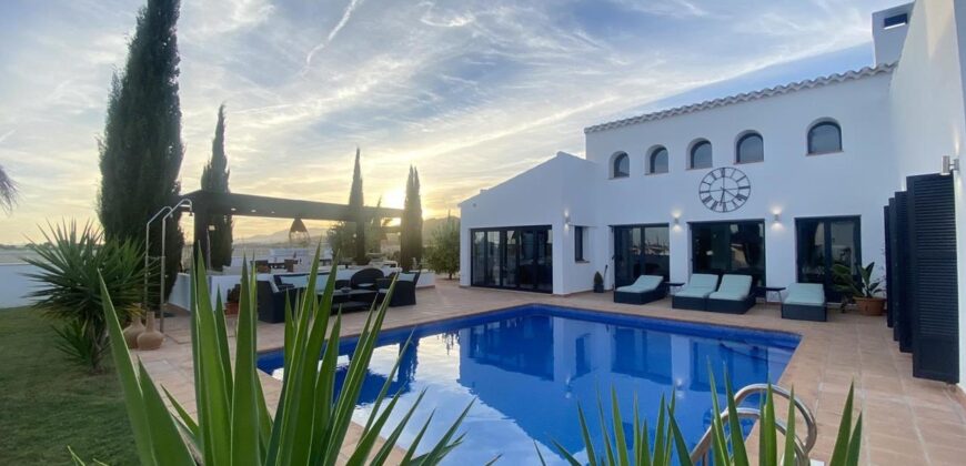 Spain Get your residency! luxury villa on a large plot with garden & pool SVM741898