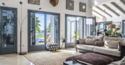 Spain Get your residency! luxury villa on a large plot with garden & pool SVM741898