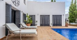 Spain Get your residency! luxury villa on a large plot with garden & pool SVM741898