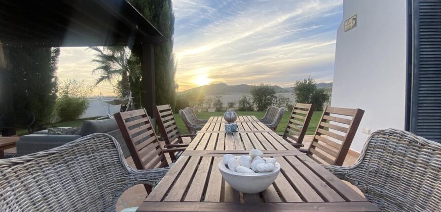 Spain Get your residency! luxury villa on a large plot with garden & pool SVM741898