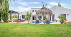 Spain Get your residency! luxury villa on a large plot with garden & pool SVM741898