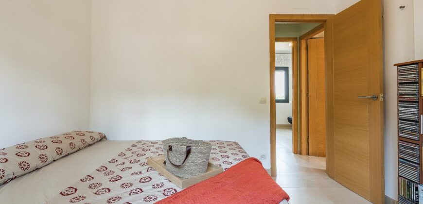 Spain Get your residency! house, terrace & garden very good condition PR-00352