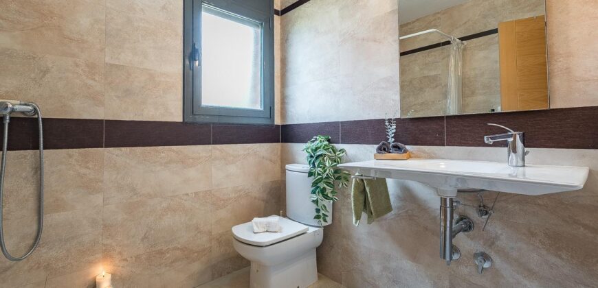 Spain Get your residency! house, terrace & garden very good condition PR-00352