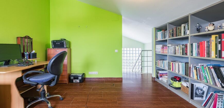 Spain Get your residency! house, terrace & garden very good condition PR-00352