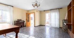 Spain Get your residency! three-story townhouse in the prestigious area PR-00380