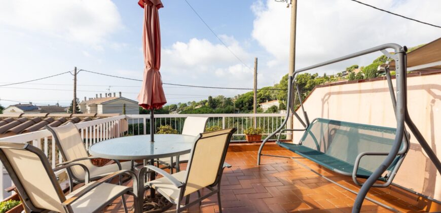 Spain Get your residency! three-story townhouse in the prestigious area PR-00380
