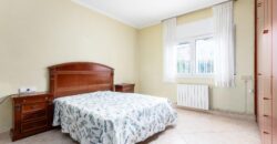 Spain Get your residency! three-story townhouse in the prestigious area PR-00380