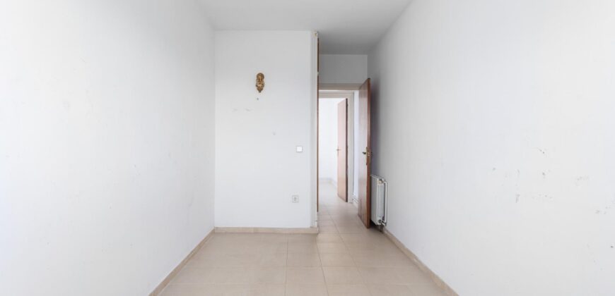 Spain Get your residency! three-story townhouse in the prestigious area PR-00380