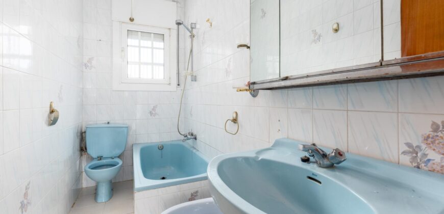 Spain Get your residency! three-story townhouse in the prestigious area PR-00380