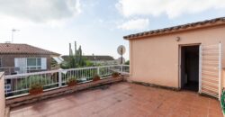 Spain Get your residency! three-story townhouse in the prestigious area PR-00380