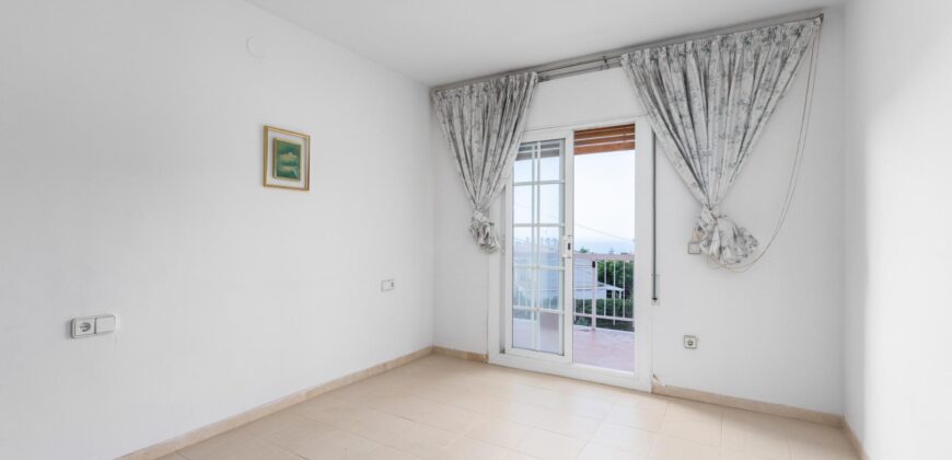 Spain Get your residency! three-story townhouse in the prestigious area PR-00380