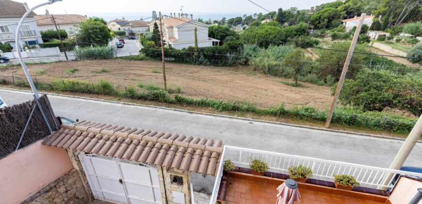 Spain Get your residency! three-story townhouse in the prestigious area PR-00380