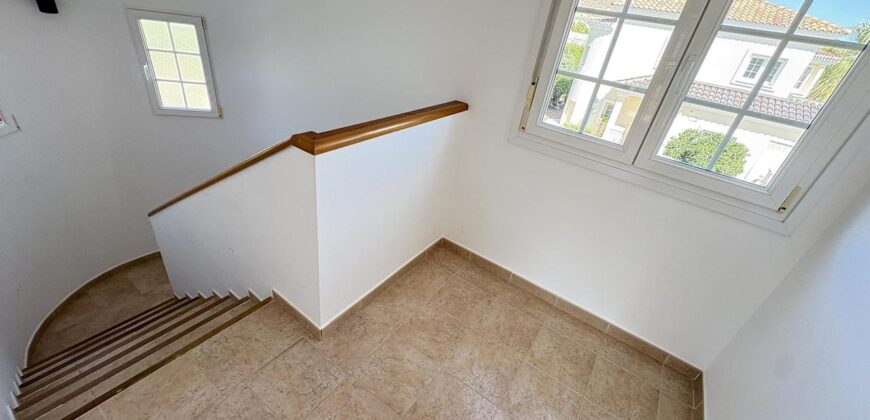 Spain Get your residency! villa with an exceptional plot and a large pool SVM744521