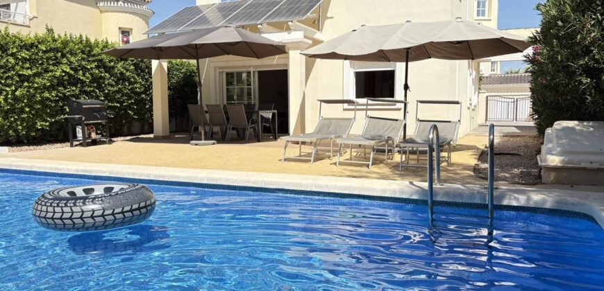 Spain Get your residency! villa with an exceptional plot and a large pool SVM744521
