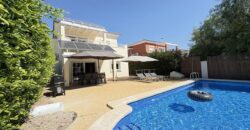 Spain Get your residency! villa with an exceptional plot and a large pool SVM744521