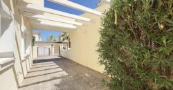 Spain Get your residency! villa with an exceptional plot and a large pool SVM744521