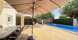 Spain Get your residency! villa with an exceptional plot and a large pool SVM744521