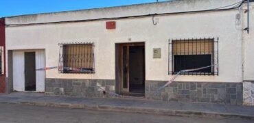 Spain Get your residency! house in the town center need renovation 109727062