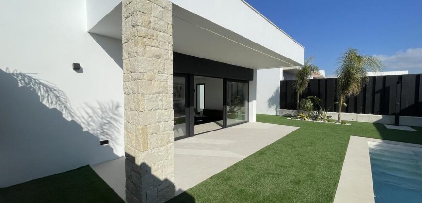 Spain Get your residency! fully furnished villa in a gated community SVM745434