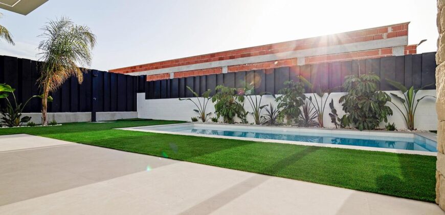 Spain Get your residency! fully furnished villa in a gated community SVM745434