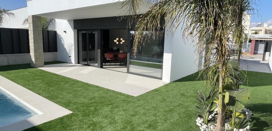 Spain Get your residency! fully furnished villa in a gated community SVM745434